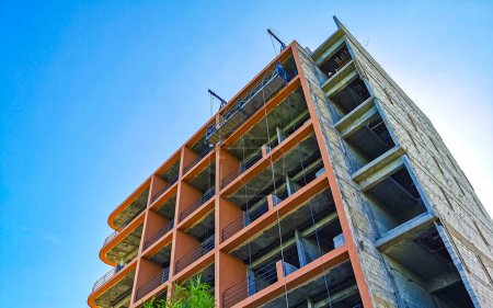 Foto de Se están construyendo enormes complejos hoteleros en Playa del Carmen México. - Imagen libre de derechos
