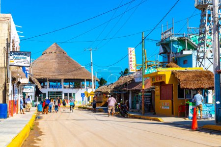 Foto de Small village place with port ferry road houses people and cars in Chiquila Lazaro Cardenas in Quintana Roo Mexico. - Imagen libre de derechos