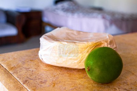 Foto de Paquete de limas y tortillas para tacos mexicanos en Playa del Carmen Quintana Roo México. - Imagen libre de derechos