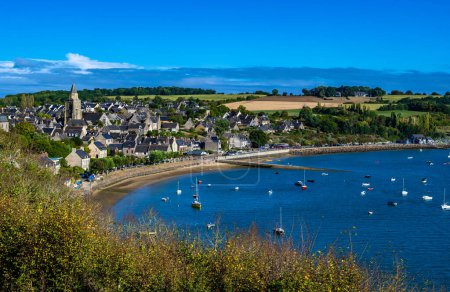 Téléchargez les photos : Village breton pittoresque Saint Suliac Sur La Côte Atlantique Dans le département Ille et Vilaine En Bretagne, France - en image libre de droit