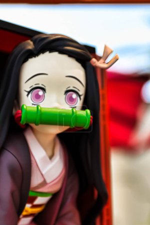 Téléchargez les photos : Osaka / Japon - 5 nov. 2021 : Conteneur "Popcorn" (communément appelé seau de maïs soufflé) vendu aux Universal Studios Japon Seau "Nezuko" Demon Slayer ("Kimetsu no Yaiba) personnage - en image libre de droit
