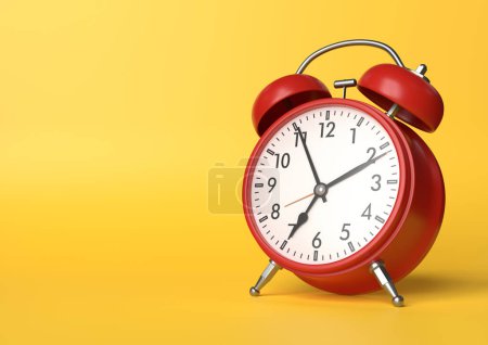 Foto de Reloj despertador vintage rojo sobre fondo amarillo brillante en colores pastel. Concepto creativo mínimo. Ilustración de representación 3d - Imagen libre de derechos