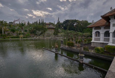Téléchargez les photos : Le palais de l'eau d'Ujung est un ancien palais de la régence de Karangasem, Bali, Indonésie. également connu comme Ujung Park, Waterpaleis, ou Sukasada Park. - en image libre de droit