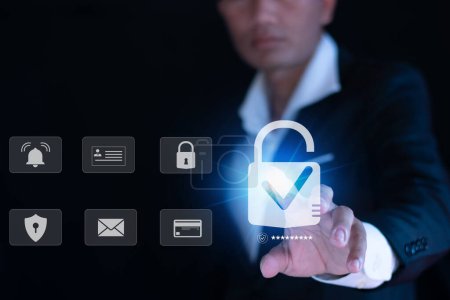 Netzwerksicherheit und Datenschutzkonzepte sperren Sicherheitstechnologie-Symbole Geschäftsleute schützen persönliche Informationen auf Smartphones