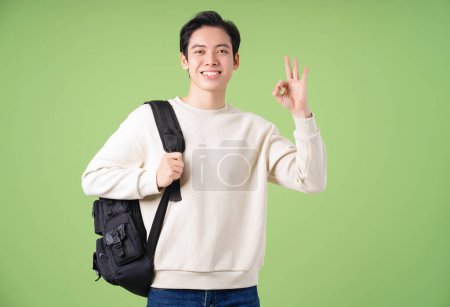Téléchargez les photos : Image de jeune étudiant asiatique en arrière-plan - en image libre de droit