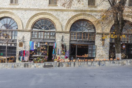Téléchargez les photos : Azerbaïdjan, Sheki 12, 2022 : Petites rues confortables dans la ville de Sheki - en image libre de droit