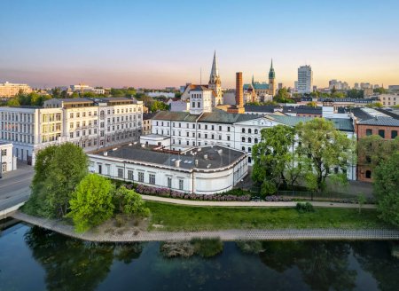 Lodz, Polonia. Vista aérea de White Factory (Biala Fabryka) - edificio histórico del siglo XIX de la fábrica textil que pertenecía a Ludwik Geyer