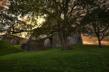 Téléchargez les photos : Linlithagara Palace est situé dans la ville écossaise de Linlithagara, dans le comté de West Lothian, à 24 kilomètres au nord-ouest d'Édimbourg. - en image libre de droit