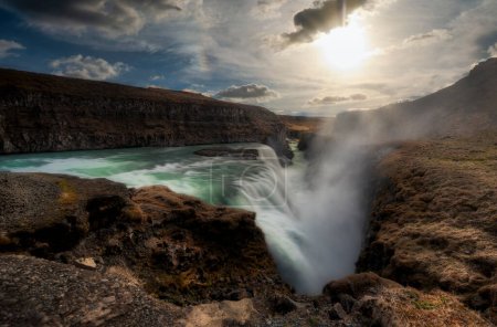 Téléchargez les photos : La puissante cascade du Gullfos en Islande - en image libre de droit