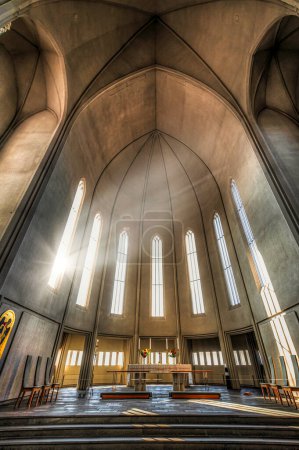 Téléchargez les photos : Autel de la catedral luterana hallgrimskirkja, reykjavik, islandia. - en image libre de droit