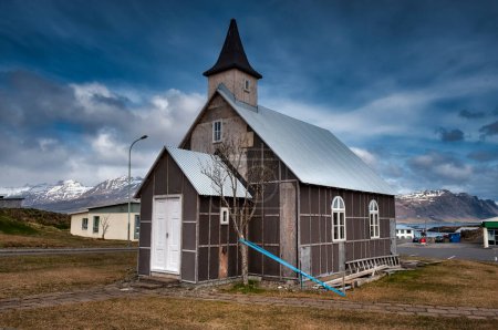 Téléchargez les photos : Djpivogur est une ville de la région Austurland, dans l'est de l'Islande. Il est situé dans la municipalité de Djpavogshreppur. - en image libre de droit