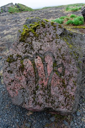 Téléchargez les photos : Karlsminni Stone Circle.in Islande.. Un cercle de pierre est un monument de pierres disposées en cercle ou ellipse. - en image libre de droit