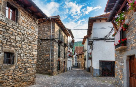 Foto de Ans es un municipio español de la provincia de Huesca, en la comunidad autónoma de Aragn. Pertenencia a la región de Jacetania. - Imagen libre de derechos