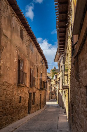 Téléchargez les photos : Olite est une commune et une ville espagnole de la Communauté Forale de Navarre. - en image libre de droit