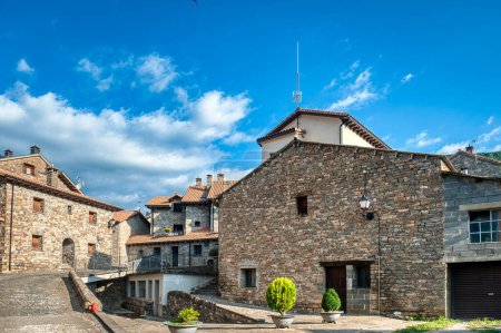Téléchargez les photos : Gavn est une ville espagnole appartenant à la municipalité de Biescas, dans l'Alto Glalego, province de Huesca, Aragon. Espagne - en image libre de droit