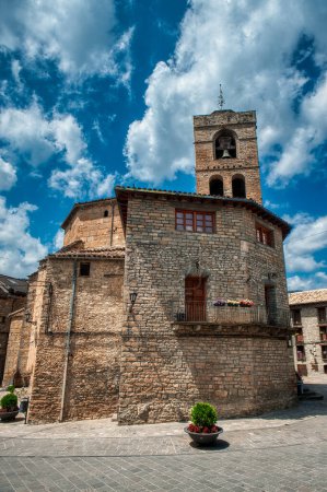 Foto de Boltana es un municipio español situado en el norte de la provincia de Huesca, en la comunidad autónoma de Aragón, perteneciente a la región de Sobrarbe. España - Imagen libre de derechos
