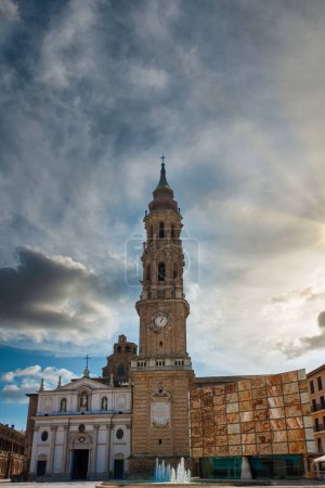 Photo for The Seo del Salvador en su Epifana is one of the two metropolitan seos or cathedrals of the archdiocese of Zaragoza, along with the cathedral-basilica of Nuestra Seora del Pilar. It is located in the city of Zaragoza. Spain. - Royalty Free Image