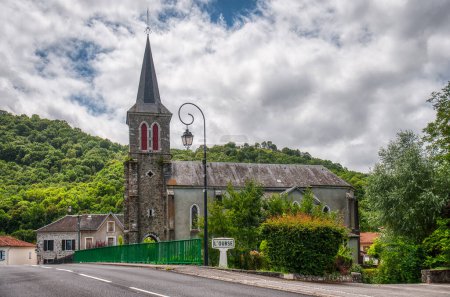 Izaourt is a town and commune in France, located in the Midi-Pyrnes region, Hautes-Pyrnes department, in the district of Bagnres-de-Bigorre and canton of Maulon-Barousse