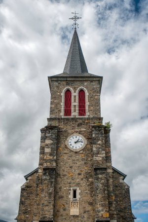 Izaourt es una localidad y comuna de Francia, situada en la región de Midi-Pyrnes, departamento de Hautes-Pyrnes, en el distrito de Bagnres-de-Bigorre y cantón de Maulon-Barousse.