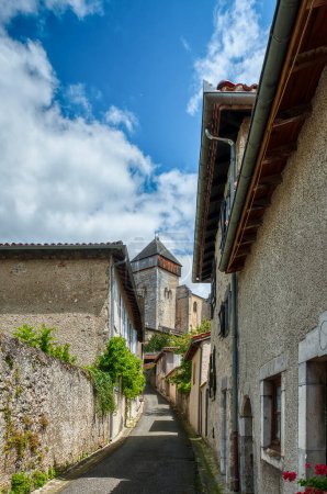 Foto de Saint-Bertrand-de-Comminges es una comuna francesa en el departamento de Haute-Garonne en la región de Midi-Pyrnes. Está clasificado en la categoría de las ciudades más bellas de Francia - Imagen libre de derechos