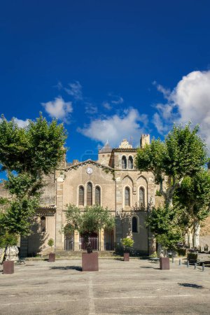 Foto de Carcassonne, una ciudad en la cima de una colina en la zona de Languedoc en el sur de Francia, es famosa por su ciudadela medieval. - Imagen libre de derechos