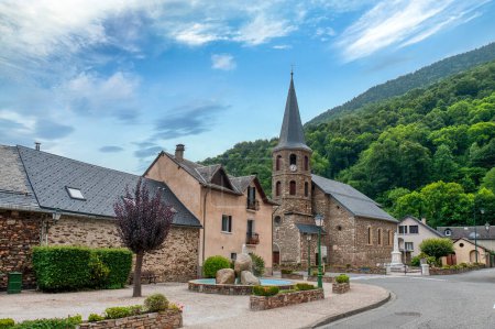 Téléchargez les photos : Saint-Mamet est une commune française située dans le département de la Haute-Garonne, en région Occitanie. - en image libre de droit