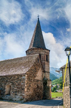 Gausach is a town in the municipality of Viella y Medio Arn, third of Castiero, located in the Valle de Aran region