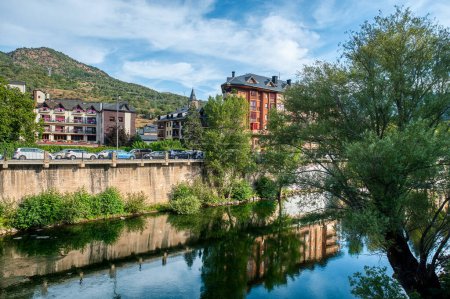 Sort ist eine Gemeinde und spanische Stadt in der Provinz Lerida in Katalonien. Hauptstadt der Region Pallars Sobira. Spanien.-