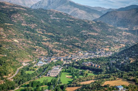 Sort is a municipality and Spanish town in the province of Lerida, in Catalonia. Capital of the Pallars Sobira region. Spain.-
