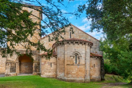Villanueva est une paroisse de la commune de Cangas de Onis, dans la Principauté des Asturies. Espagne.