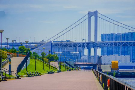 Téléchargez les photos : Rainbow Bridge et Blue Sky. Lieu de tournage : Minato -ku, Tokyo - en image libre de droit