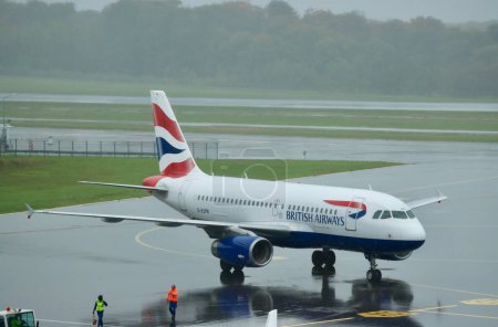 Téléchargez les photos : British Airways Airbus A319-131 à l'aéroport de Luxembourg. Findel, Luxembourg - 2 octobre 2022 - en image libre de droit