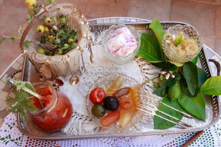 Téléchargez les photos : Set table avec petit déjeuner traditionnel chypriote - en image libre de droit