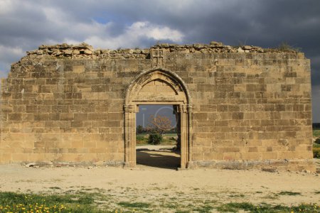 Téléchargez les photos : Ruines d'Agios Sozomenos, village abandonné de Grèce - en image libre de droit
