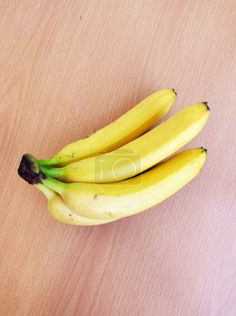 Des bananes mûres. Fruit exotique tropical jaune. La banane est un symbole des soins de santé et du bien-être.