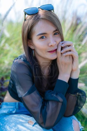Téléchargez les photos : Portrait de femme asiatique, Belle thailand people, Happy woman concept, Style de vie de la fille moderne - en image libre de droit