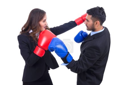 Téléchargez les photos : Business people boxing concept,woman hit man on white background,this has clipping path - en image libre de droit
