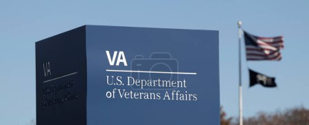 Foto de Ft. Wayne - Circa Noviembre 2022: Departamento de Asuntos de Veteranos de Estados Unidos. El VA proporciona servicios de salud a veteranos militares. Banner para sitio web o documento. - Imagen libre de derechos