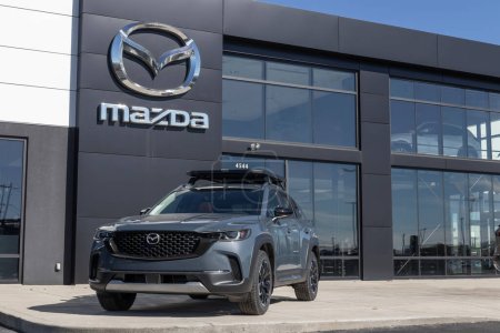 Photo pour Cincinnati - Circa February 2023: Mazda CX-50 display at a dealership. Mazda offers the CX-50 with i-ACTIV AWD. - image libre de droit