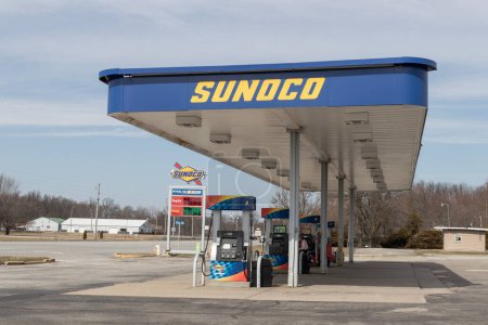 Téléchargez les photos : Anderson - Vers mars 2023 : Station-service Sunoco Retail. Sunoco est le carburant officiel de NASCAR et une filiale de Energy Transfer Partners. - en image libre de droit