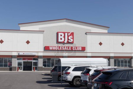 Téléchargez les photos : Noblesville - Vers mars 2023 : Magasin BJ's Wholesale Club. BJ's Wholesale Club offre des prix réduits à ses membres. - en image libre de droit