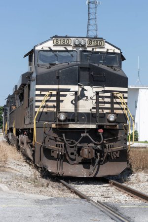Téléchargez les photos : Kokomo - 14 juillet 2023 : Norfolk Southern Railway Engine Train. NS est un chemin de fer de classe I aux États-Unis et est répertorié comme NSC. - en image libre de droit