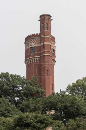 Téléchargez les photos : Cincinnati - 16 juillet 2023 : Eden Park Standpipe - un standpipe est une forme de château d'eau pour fournir une pression d'eau suffisante - achevé en 1894. - en image libre de droit