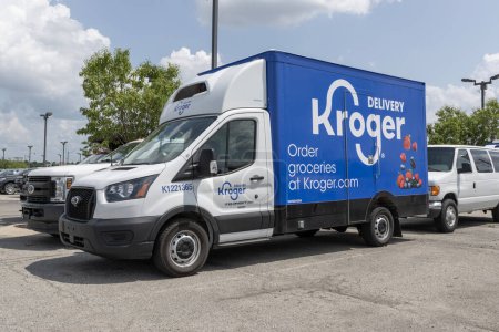 Foto de Fishers - 22 de julio de 2023: Kroger Delivery van. Kroger es una de las cadenas de supermercados más grandes de los Estados Unidos. - Imagen libre de derechos