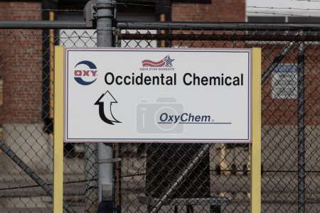 Téléchargez les photos : Cincinnati - 20 août 2023 : Occidental Chemical Corporation plant. Occidental Chemical fabrique des produits chimiques, y compris le silicate de sodium. - en image libre de droit