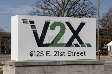 Photo pour Indianapolis - 30 novembre 2023 : Emplacement de la technologie V2X. V2X a acheté une ancienne division Raytheon et est une combinaison de l'ancien Vectrus et Vertex. - image libre de droit
