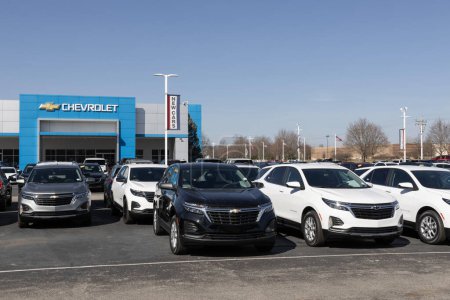 Foto de Noblesville - 3 de febrero de 2024: Chevrolet concesionario de automóviles, camiones y SUV. Chevy ofrece modelos como el Silverado, Equinox, Trax, Trailblazer y Bolt EV. - Imagen libre de derechos