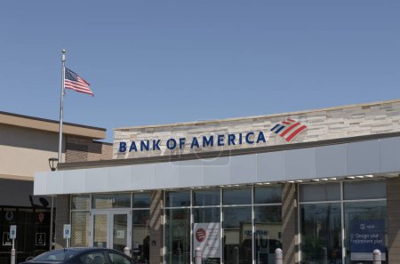 Téléchargez les photos : Greenwood - 13 avril 2024 : Banque d'Amérique banque d'investissement et succursale de prêt. Bank of America est également connu sous le nom de BofA ou BAC. - en image libre de droit