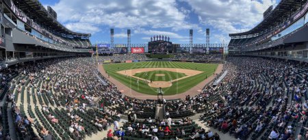 Téléchargez les photos : Chicago - 12 mai 2024 : Panorama du terrain à taux garanti, domicile des White Sox de Chicago. Champ de taux garanti remplacé Comiskey Park en 1991. - en image libre de droit