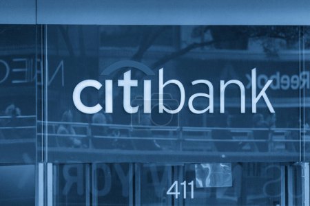 Téléchargez les photos : NEW YORK, États-Unis - 15 MAI 2019 : Signature et logo de Citibank à New York. Photo de haute qualité - en image libre de droit